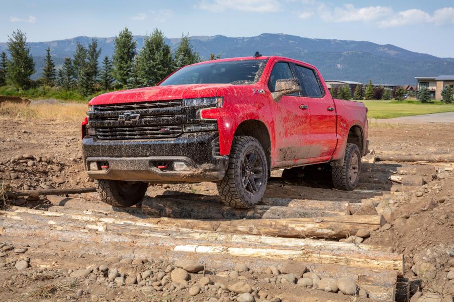  Chevrolet Silverado LT Z71 Trail Boss Crew Cab 2018 года  (фото 18 из 20)